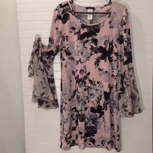 MSK Floral dress with  split  chiffon bell sleeves
